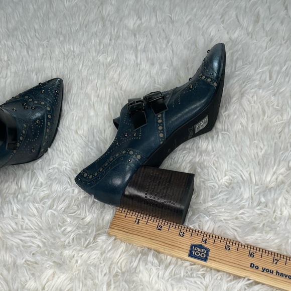 Zinda | Heeled Ankle Booties - Picture 11 of 11